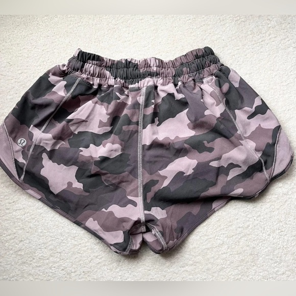 Super cute unique camo Lulu hottie hots. Size 4: seem 2.5. - Picture 2 of 4
